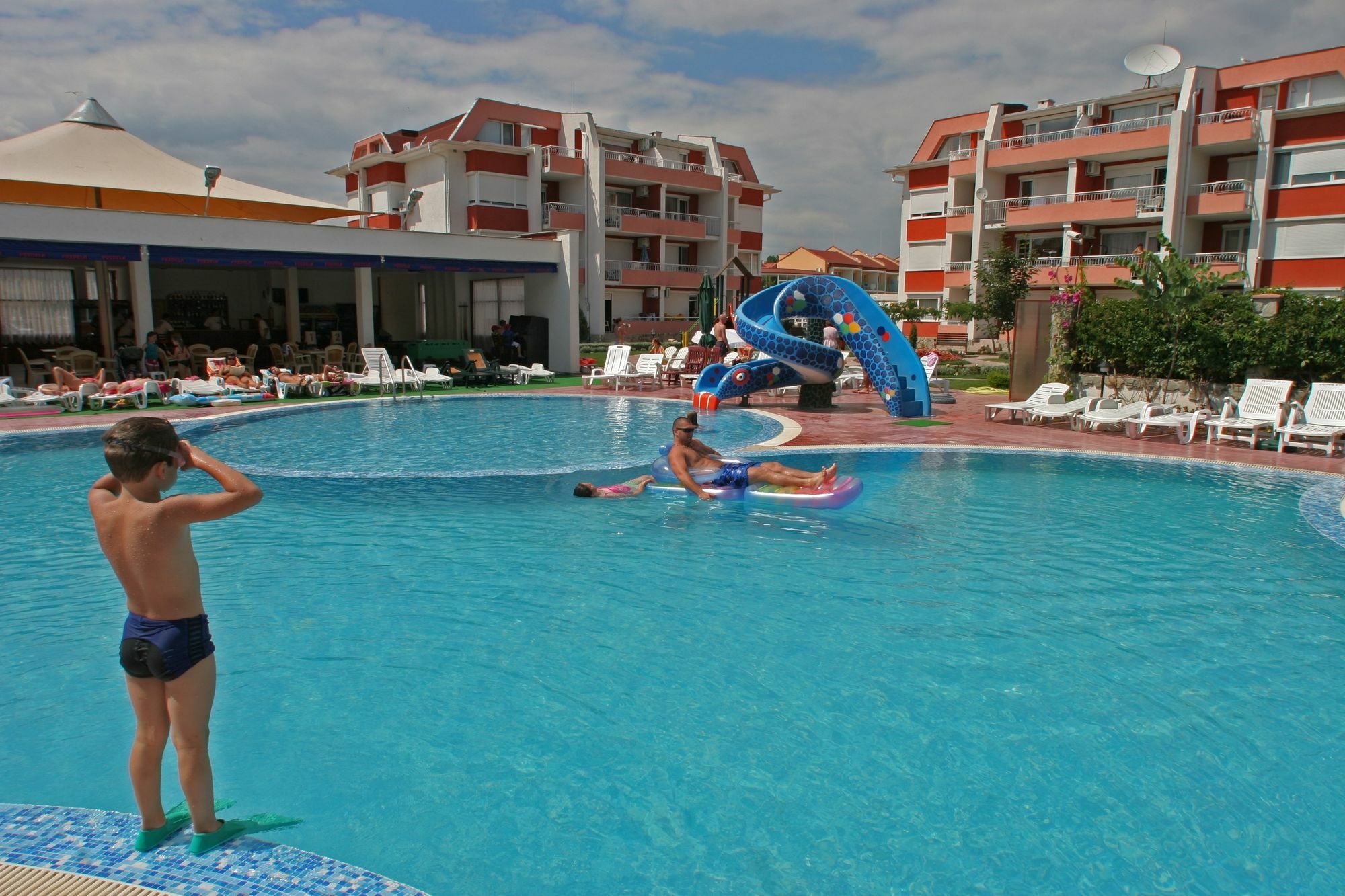 Sunny Fort Apartments ซันนีบีช ภายนอก รูปภาพ