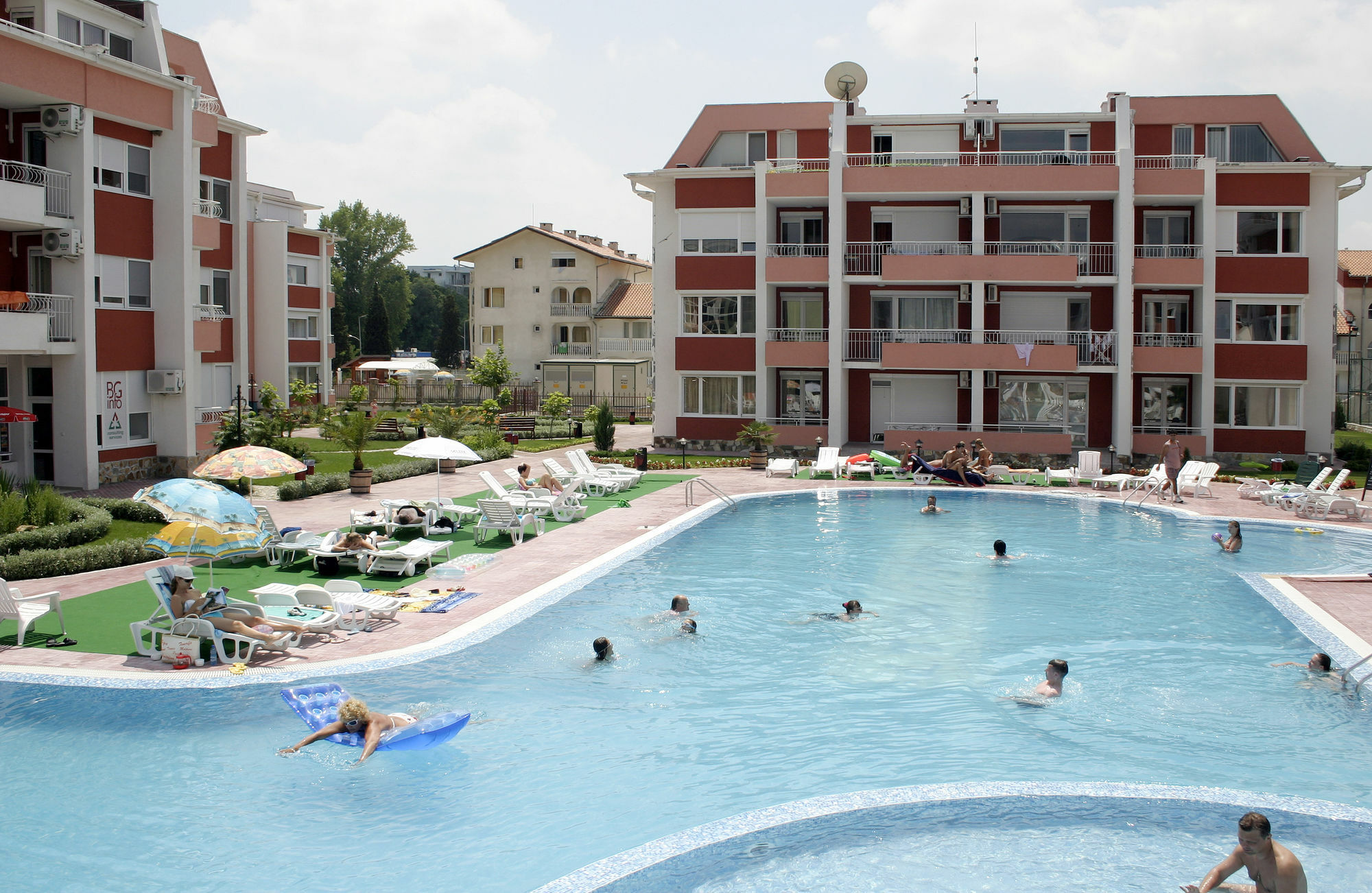 Sunny Fort Apartments ซันนีบีช ภายนอก รูปภาพ